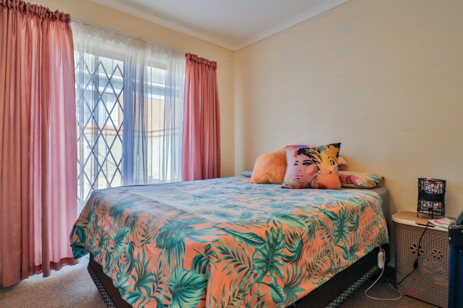 3 Bedroom Property for Sale in Heiderand Western Cape